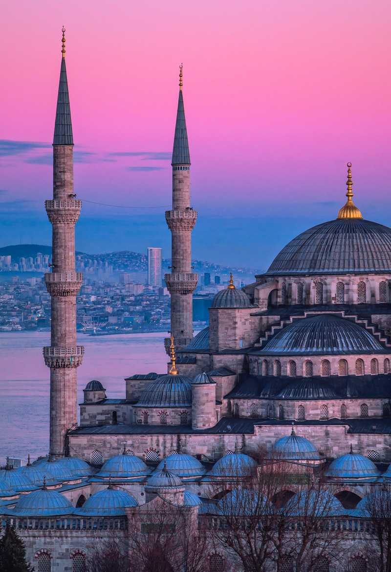 Image of The Sultan Ahmed Mosque at dawn